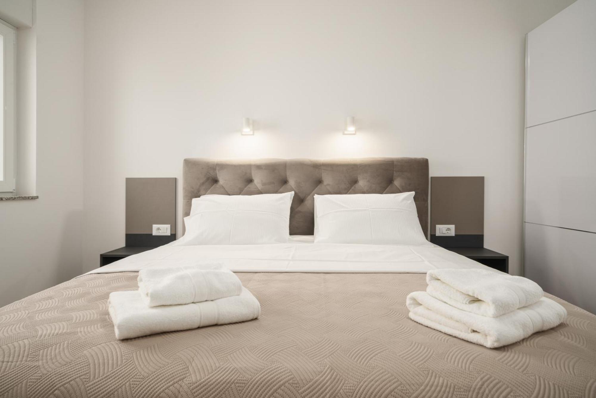 Apartments Okit Vodice Bagian luar foto