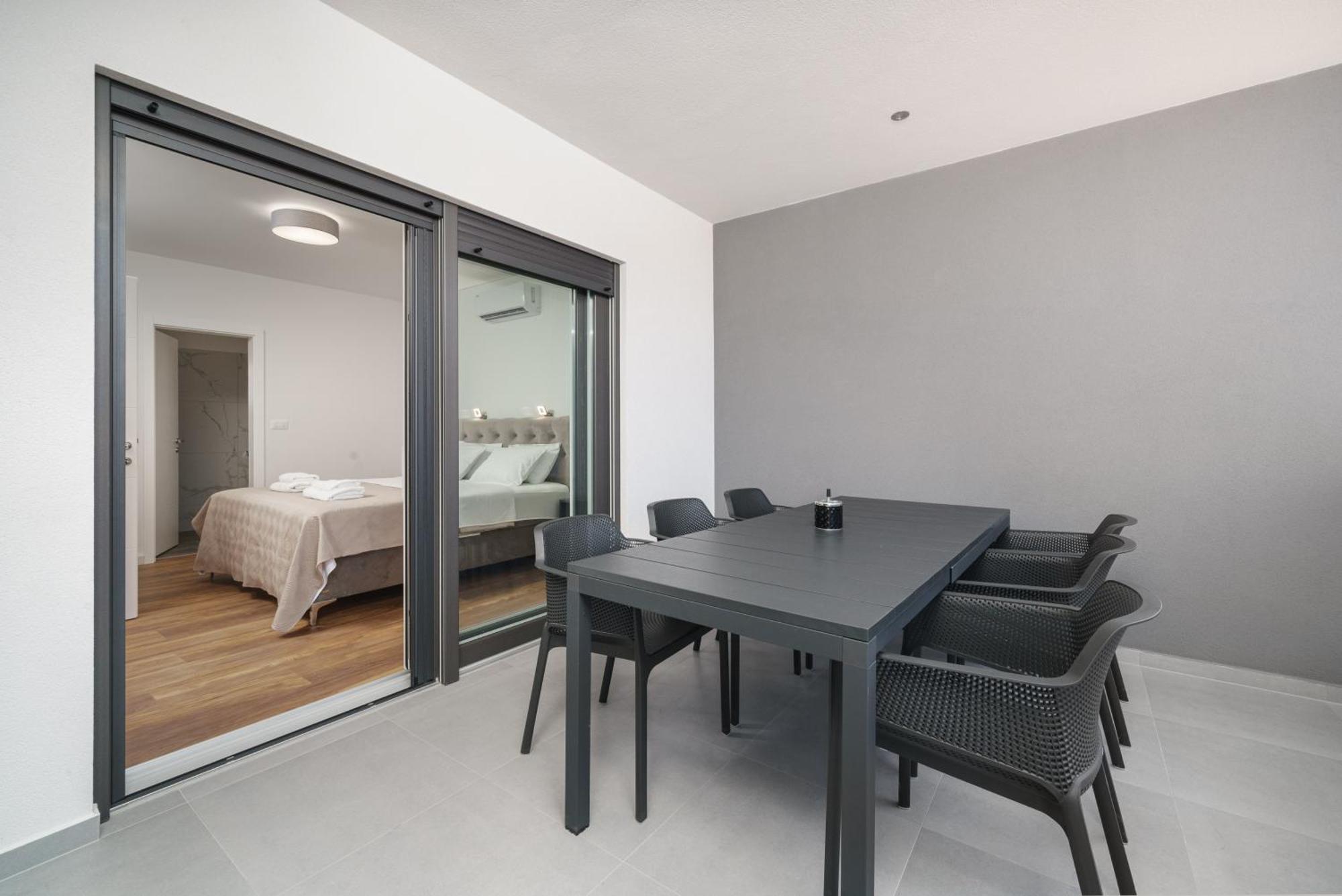 Apartments Okit Vodice Bagian luar foto