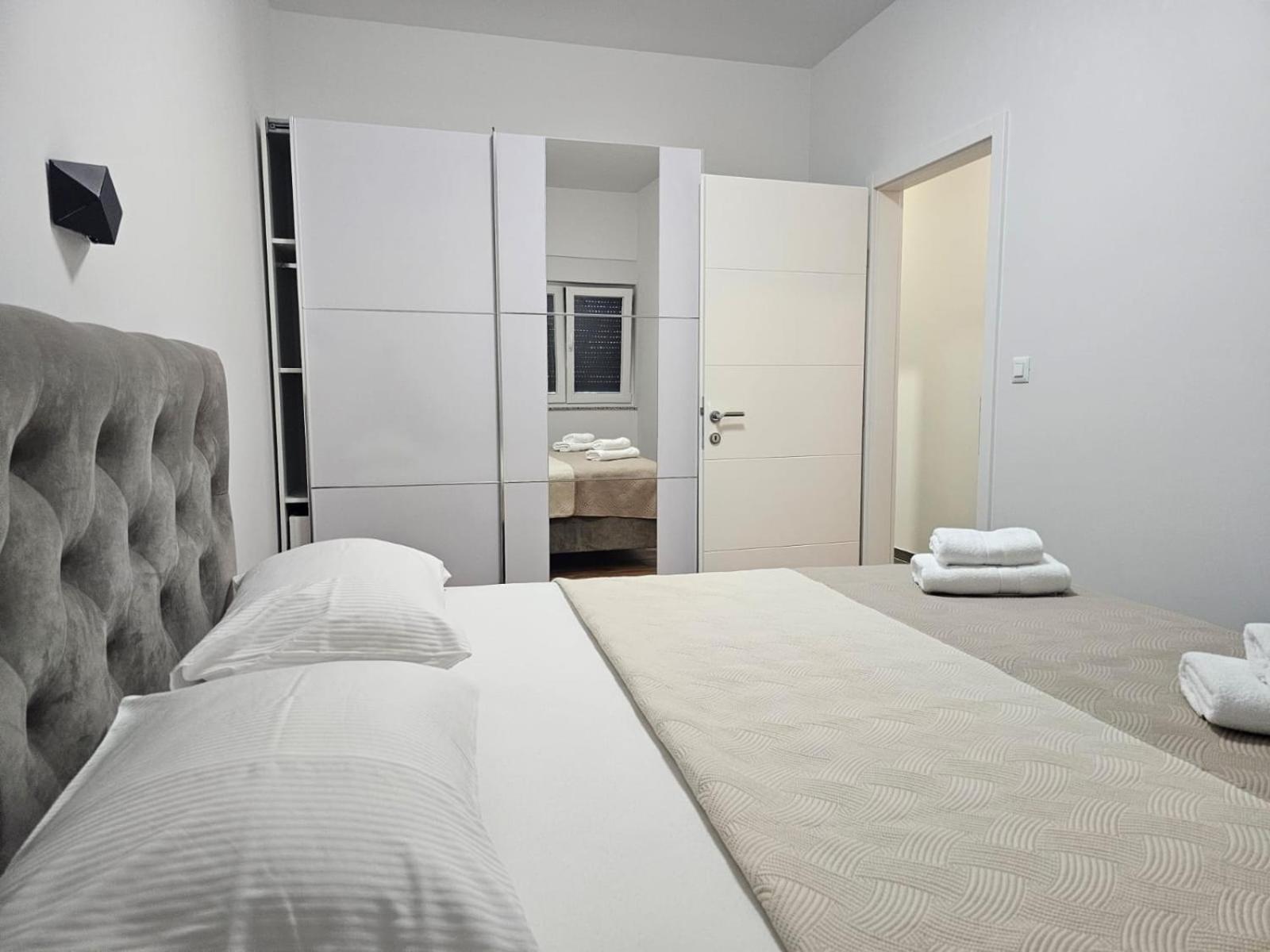 Apartments Okit Vodice Bagian luar foto